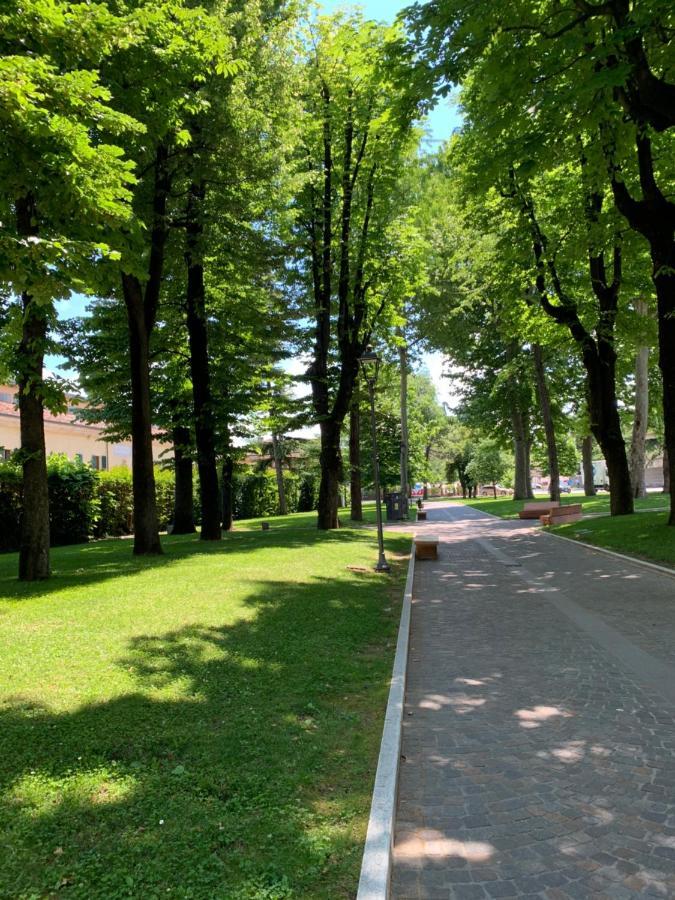Appartamento Peschiera - Zona Ospedale Pederzoli Peschiera del Garda Kültér fotó