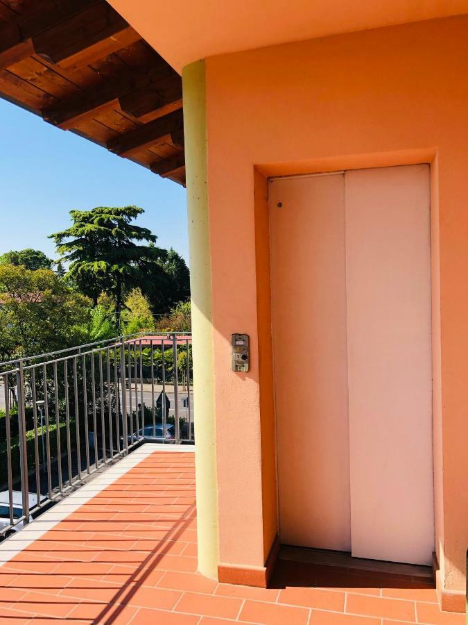 Appartamento Peschiera - Zona Ospedale Pederzoli Peschiera del Garda Kültér fotó